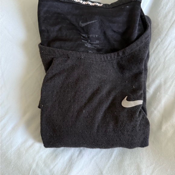 Nike Black Dri-FIT shirt - Picture 1 of 3